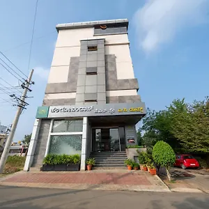 Hotel J N - 12 Minutes To Palace, Mysore